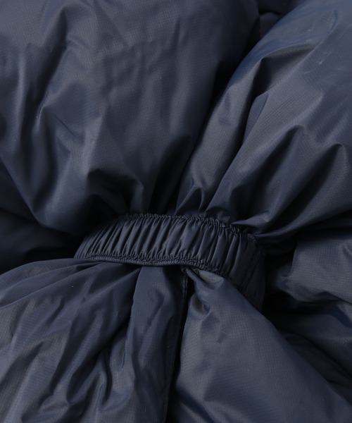 VICKY（ビッキー）の「TAION　マウンテンボリュームダウンスカーフ≪手洗い可能≫（ストール/ショール・レディース・ブラック/ネイビー・FREE）」の7枚目の写真