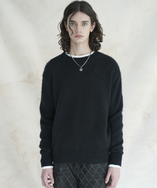 AVANDRESS(アバンドレス )の「Round Angora Knit - 6 COL(ニット/セーター・レディース・エメラルドブルー/ブラック/パープル/杢グレー/Mustard・1/2)」の7枚目の写真