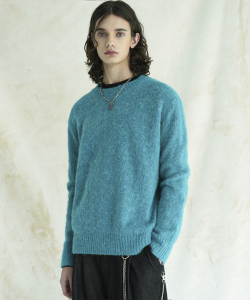 AVANDRESS(アバンドレス )の「Round Angora Knit - 6 COL(ニット/セーター・レディース・エメラルドブルー/ブラック/パープル/杢グレー/Mustard・1/2)」の9枚目の写真