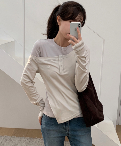 PLACE STUDIO（プレイススタジオ）の「フレンチカラー ポップ オフショルダー レイヤード スナップボタン Tシャツ _ 2COLOR（Tシャツ/カットソー・レディース・チャコール/アイボリー・FREE）」の10枚目の写真