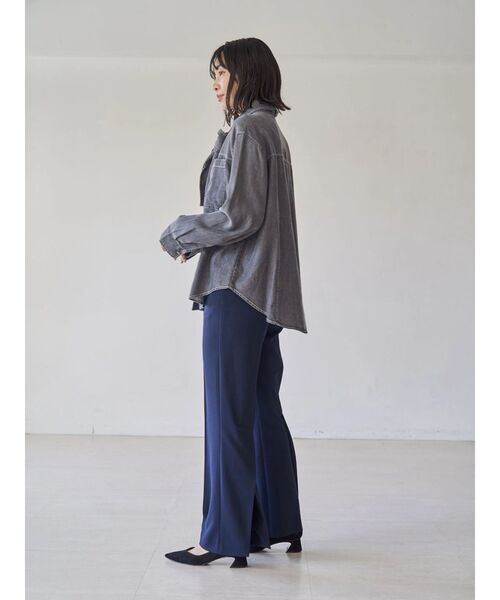 TONAL(トーナル)の「テンセルデニムボウタイブラウス(シャツ/ブラウス・レディース・ブラック/インディゴブルー・MEDIUM)」の11枚目の写真