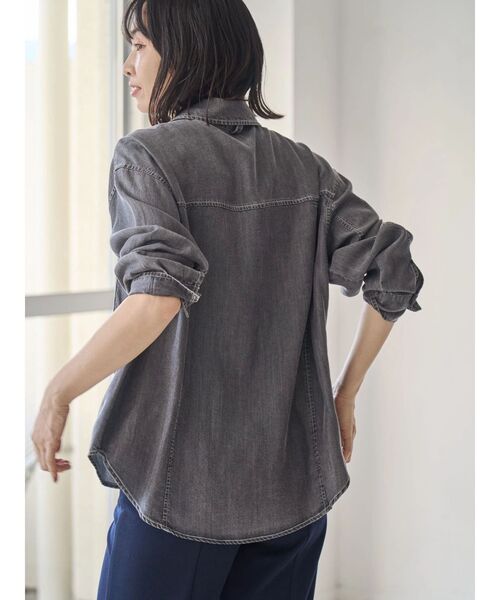TONAL(トーナル)の「テンセルデニムボウタイブラウス(シャツ/ブラウス・レディース・ブラック/インディゴブルー・MEDIUM)」の17枚目の写真