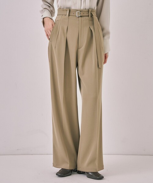 UNITED TOKYO(ユナイテッドトウキョウ)の「アイレットベルトストレートパンツ|ウォッシャブル/オフィスカジュアル/細見え/春服(スラックス・レディース・ダークグレー/ベージュ・1/2)」の13枚目の写真
