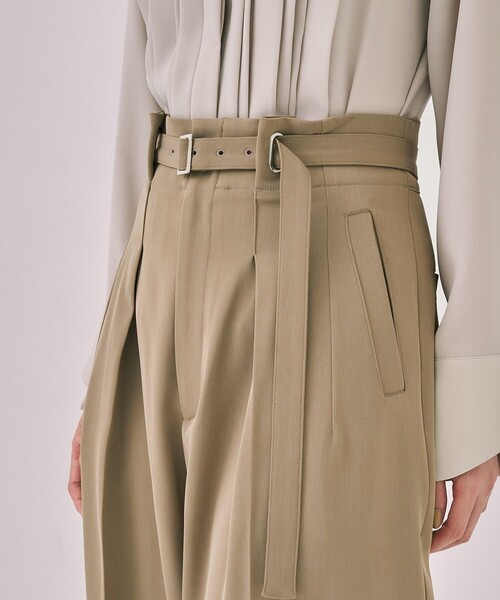 UNITED TOKYO(ユナイテッドトウキョウ)の「アイレットベルトストレートパンツ|ウォッシャブル/オフィスカジュアル/細見え/春服(スラックス・レディース・ダークグレー/ベージュ・1/2)」の18枚目の写真