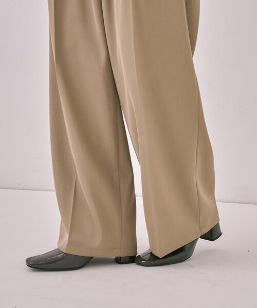 UNITED TOKYO(ユナイテッドトウキョウ)の「アイレットベルトストレートパンツ|ウォッシャブル/オフィスカジュアル/細見え/春服(スラックス・レディース・ダークグレー/ベージュ・1/2)」の20枚目の写真