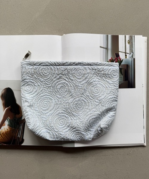 SANSeLF(サンセルフ)の「【SANSeLF】 ローズエンボスポーチ saa25a226(ポーチ・レディース・ライトブルー・FREE)」の5枚目の写真