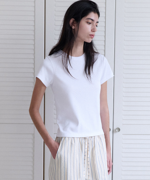 ANDNEEDS(アンドニーズ)の「Bessette half tee (white)(Tシャツ/カットソー・レディース・その他・FREE)」の4枚目の写真