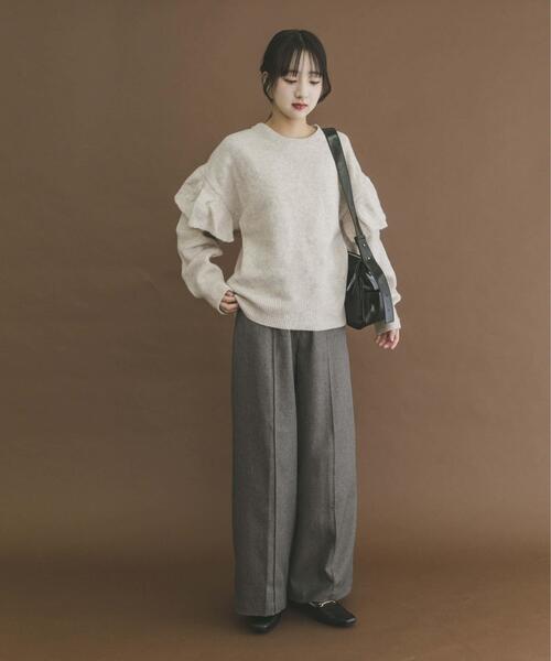 ITEMS URBANRESEARCH（アイテムズ アーバンリサーチ）の「フリルクルーネックニット（ニット/セーター・レディース・オフホワイト/ブラウン/グレー・FREE）」の10枚目の写真