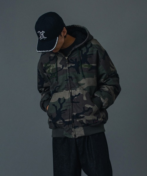 XLARGE（エクストララージ）の「PATCHED OLD ENGLISH HOODED WORK JACKET（ブルゾン・メンズ・ブラック/グレー/カモフラージュ/ネイビー・S/M/L/XL）」の5枚目の写真