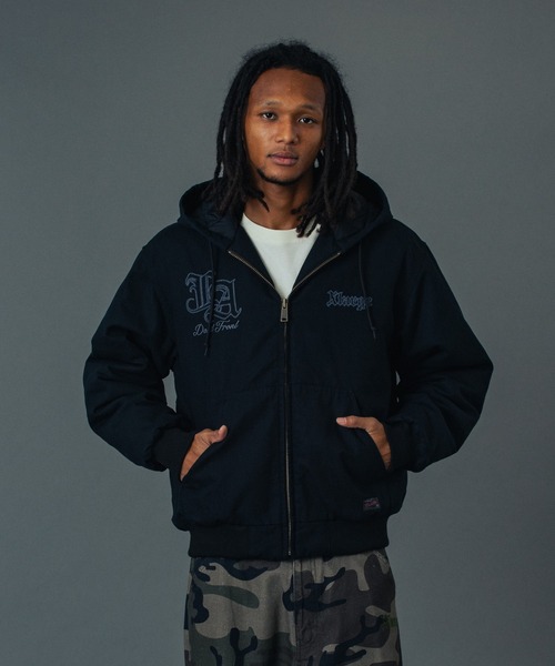 XLARGE（エクストララージ）の「PATCHED OLD ENGLISH HOODED WORK JACKET（ブルゾン・メンズ・ブラック/グレー/カモフラージュ/ネイビー・S/M/L/XL）」の8枚目の写真