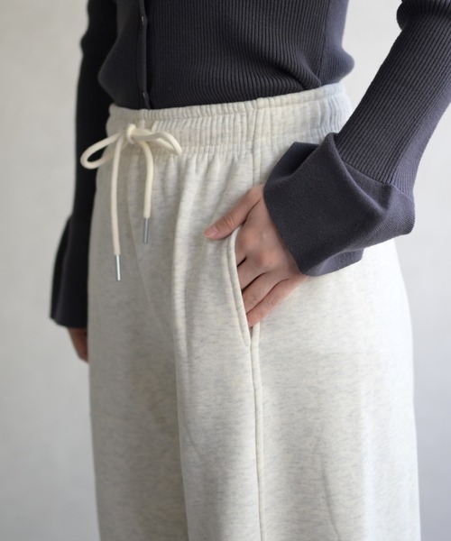 31 Sons de mode（トランテアン　ソン　ドゥ　モード）の「カットイージーパンツ（その他パンツ・レディース・ライトグレー・ﾌﾘ-）」の10枚目の写真