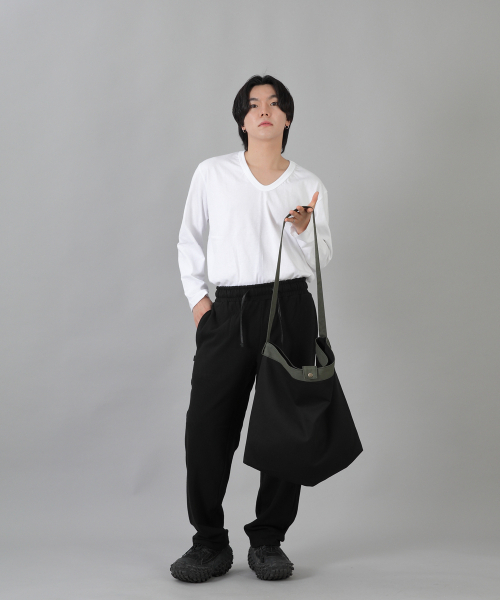 SAINTCREW(セントクルー)の「スナップオープンビッグクロスバッグ SOC-135 カーキブラック BKS(メッセンジャーバッグ・メンズ・その他・フリー)」の3枚目の写真