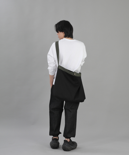 SAINTCREW(セントクルー)の「スナップオープンビッグクロスバッグ SOC-135 カーキブラック BKS(メッセンジャーバッグ・メンズ・その他・フリー)」の9枚目の写真