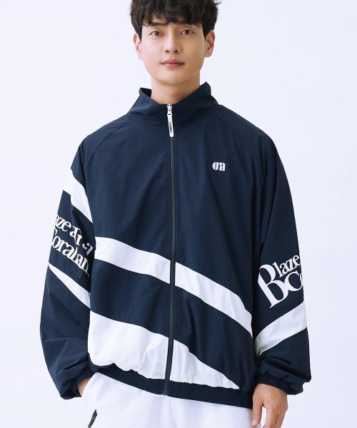 CORALIAN（コラリアン）の「ランオフナイロンウィンドブレーカージャケット（ナイロンジャケット・メンズ・その他・SMALL/MEDIUM/LARGE/X-LARGE/XX-LARGE/X-SMALL/XXX-LARGE/XXXX-LARGE）」の8枚目の写真
