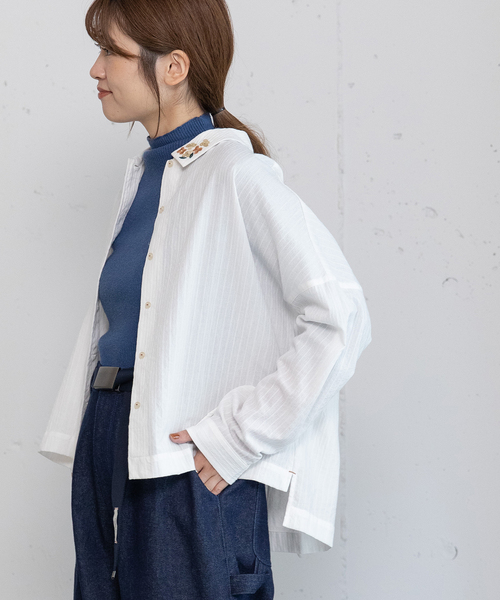 POU DOU DOU(プードゥドゥ)の「衿先フラワー刺繍ブラウス(シャツ/ブラウス・レディース・レッド/ネイビー/オフホワイト・M)」の16枚目の写真