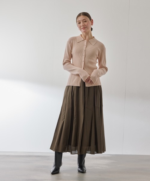 QUEENS COURT（クイーンズコート）の「クルミボタンポロニットカーディガン≪手洗い可能≫（カーディガン/ボレロ・レディース・オフホワイト/ブラック/ピンク/ダークグレー・M）」の17枚目の写真