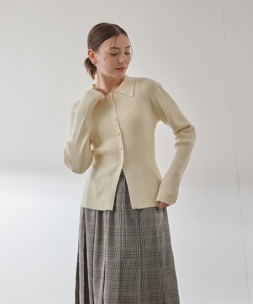 QUEENS COURT（クイーンズコート）の「クルミボタンポロニットカーディガン≪手洗い可能≫（カーディガン/ボレロ・レディース・オフホワイト/ブラック/ピンク/ダークグレー・M）」の20枚目の写真