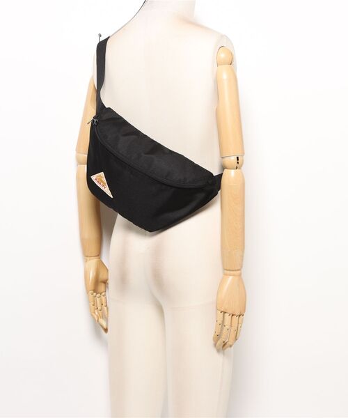 KELTY(ケルティ)の「フェスにライブに!【KELTY】ES SLIM FANNY 軽量ボディバッグ(ボディバッグ/ウエストポーチ・レディース・レオパード/タン/マスタード/ネイビー/ベージュ/ブラック系/アニマル/スカイブルー/オリーブ/ブラウン系/ホワイト系/セージグリーン/ブラック・ONE SIZE)」の17枚目の写真