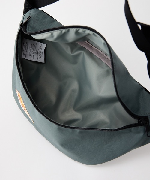 KELTY(ケルティ)の「フェスにライブに!【KELTY】ES SLIM FANNY 軽量ボディバッグ(ボディバッグ/ウエストポーチ・レディース・レオパード/タン/マスタード/ネイビー/ベージュ/ブラック系/アニマル/スカイブルー/オリーブ/ブラウン系/ホワイト系/セージグリーン/ブラック・ONE SIZE)」の20枚目の写真