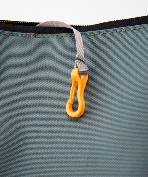 KELTY(ケルティ)の「フェスにライブに!【KELTY】ES SLIM FANNY 軽量ボディバッグ(ボディバッグ/ウエストポーチ・レディース・レオパード/タン/マスタード/ネイビー/ベージュ/ブラック系/アニマル/スカイブルー/オリーブ/ブラウン系/ホワイト系/セージグリーン/ブラック・ONE SIZE)」の18枚目の写真