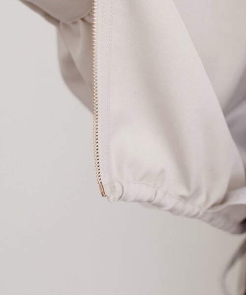 natural couture（ナチュラルクチュール）の「裾ドロストブルゾン（ブルゾン・レディース・モカ/ベージュ/アイボリー/ブルー・FREE）」の5枚目の写真