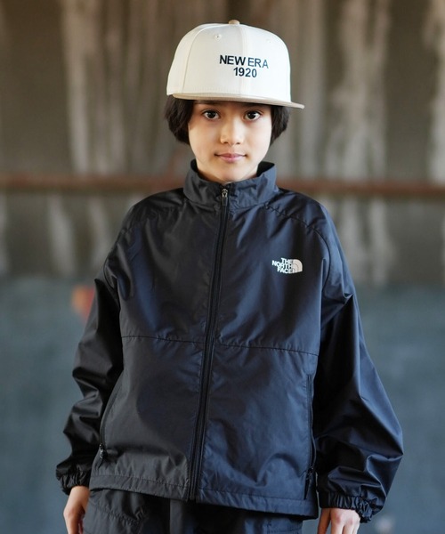 THE NORTH FACE(ザノースフェイス)の「THE NORTH FACE ザ・ノース・フェイス ワイドシルエット ジャケット NPJ22602(その他アウター・キッズ・ブラック/ダークグリーン・130cm/140cm/150cm/160cm)」の3枚目の写真