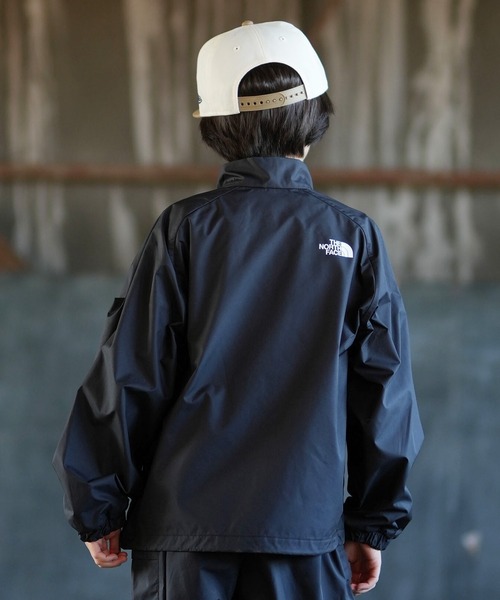 THE NORTH FACE(ザノースフェイス)の「THE NORTH FACE ザ・ノース・フェイス ワイドシルエット ジャケット NPJ22602(その他アウター・キッズ・ブラック/ダークグリーン・130cm/140cm/150cm/160cm)」の4枚目の写真