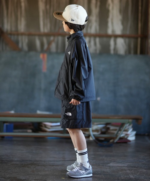 THE NORTH FACE(ザノースフェイス)の「THE NORTH FACE ザ・ノース・フェイス ワイドシルエット ジャケット NPJ22602(その他アウター・キッズ・ブラック/ダークグリーン・130cm/140cm/150cm/160cm)」の7枚目の写真