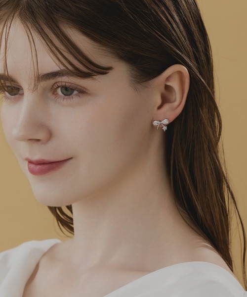 LA MUe(ラミュー)の「【LA MUE】シルバー925ポスト ビジュー スター&リボンピアス(ピアス(両耳用)・レディース・ゴールド/シルバー・FREE)」の5枚目の写真