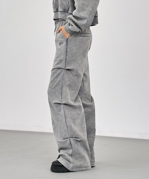 ANAP（アナップ）の「ウォッシュ加工 サイドタック デザイン ボリューム フレア パンツ（その他パンツ・レディース・グレー/ブルー/ブラック・F）」の22枚目の写真