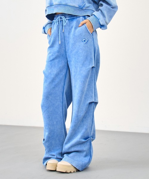 ANAP（アナップ）の「ウォッシュ加工 サイドタック デザイン ボリューム フレア パンツ（その他パンツ・レディース・グレー/ブルー/ブラック・F）」の14枚目の写真