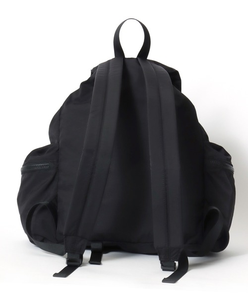 Lee（リー）の「Lee/リー ロゴ ワンポイント刺繍 フラップ ドローコード バックパック/リュックサック/大容量 約17L/レディース メンズ（バックパック/リュック・レディース・ブラック・FREE）」の5枚目の写真