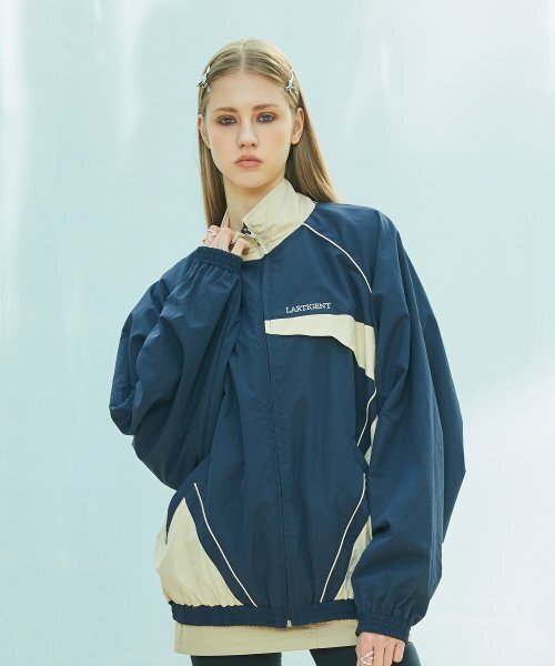 LARTIGENT(ラーティゼン)の「L9 COLOURWAY NYLON JACKET(NAVY)(ナイロンジャケット・レディース・その他・FREE)」の2枚目の写真