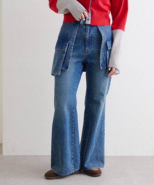 w closet（ダブルクローゼット）の「ポケットベルト付きフレアデニム（デニムパンツ・レディース・ブルー/ブラック/インディゴブルー・SMALL/MEDIUM）」の3枚目の写真