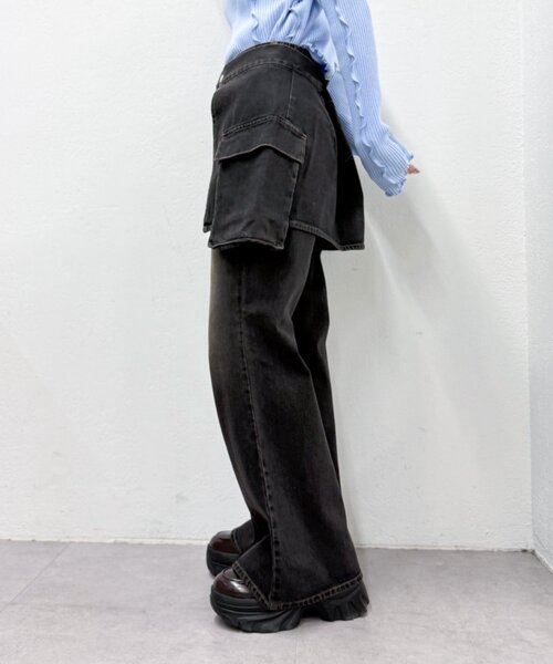 w closet（ダブルクローゼット）の「ポケットベルト付きフレアデニム（デニムパンツ・レディース・ブルー/ブラック/インディゴブルー・SMALL/MEDIUM）」の6枚目の写真