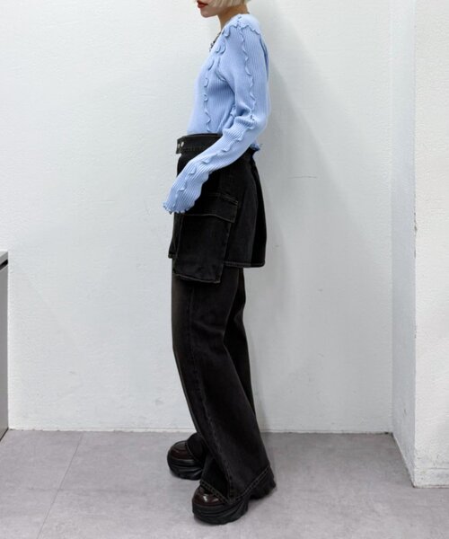 w closet（ダブルクローゼット）の「ポケットベルト付きフレアデニム（デニムパンツ・レディース・ブルー/ブラック/インディゴブルー・SMALL/MEDIUM）」の10枚目の写真