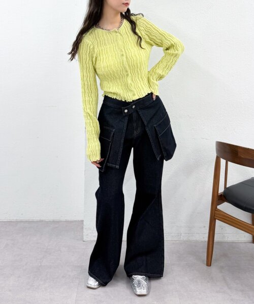 w closet（ダブルクローゼット）の「ポケットベルト付きフレアデニム（デニムパンツ・レディース・ブルー/ブラック/インディゴブルー・SMALL/MEDIUM）」の22枚目の写真