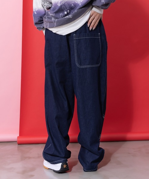 ScoLar Parity（スカラーパリティ）の「361102：らくがき風ワッペンベルト付きパンツ（デニムパンツ・レディース・アイボリー/ブルー・M）」の7枚目の写真