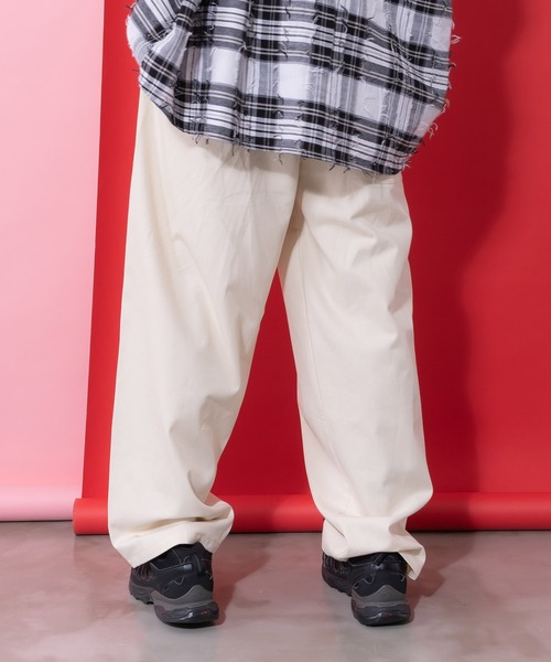 ScoLar Parity（スカラーパリティ）の「361102：らくがき風ワッペンベルト付きパンツ（デニムパンツ・レディース・アイボリー/ブルー・M）」の15枚目の写真