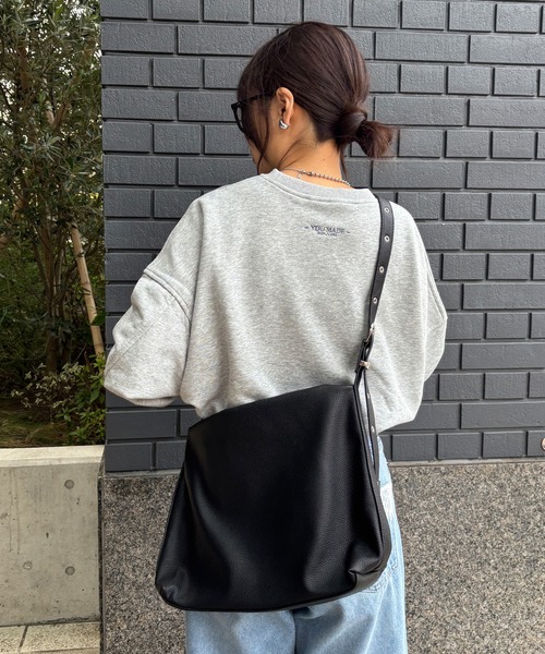 ISOOK（アイスー）の「【ISOOK / アイスー】レザーショルダーバッグ / 合皮 ショルダーバッグ 斜め掛け マルチウェイ A4サイズ収納可 大容量 通勤用 通学用 旅行用 マザーズバッグ ZOZOTOWN限定（ショルダーバッグ・レディース・ブラウン/ブラック・FREE）」の19枚目の写真