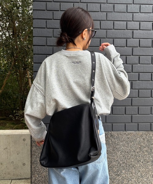 ISOOK（アイスー）の「【ISOOK / アイスー】レザーショルダーバッグ / 合皮 ショルダーバッグ 斜め掛け マルチウェイ A4サイズ収納可 大容量 通勤用 通学用 旅行用 マザーズバッグ ZOZOTOWN限定（ショルダーバッグ・レディース・ブラウン/ブラック・FREE）」の17枚目の写真