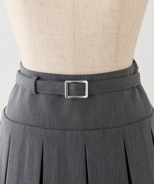 one after another NICE CLAUP（ワンアフターアナザーナイスクラップ）の「新色追加/【サイズ展開あり】レイヤードプリーツミニスカート（スカート・レディース・チャコールグレー/アイボリー/ブラック・MEDIUM/SMALL）」の6枚目の写真