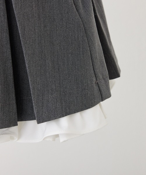 one after another NICE CLAUP（ワンアフターアナザーナイスクラップ）の「新色追加/【サイズ展開あり】レイヤードプリーツミニスカート（スカート・レディース・チャコールグレー/アイボリー/ブラック・MEDIUM/SMALL）」の7枚目の写真