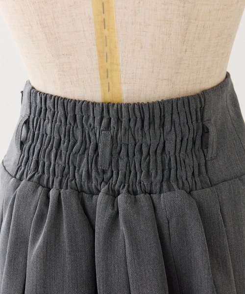 one after another NICE CLAUP（ワンアフターアナザーナイスクラップ）の「新色追加/【サイズ展開あり】レイヤードプリーツミニスカート（スカート・レディース・チャコールグレー/アイボリー/ブラック・MEDIUM/SMALL）」の9枚目の写真