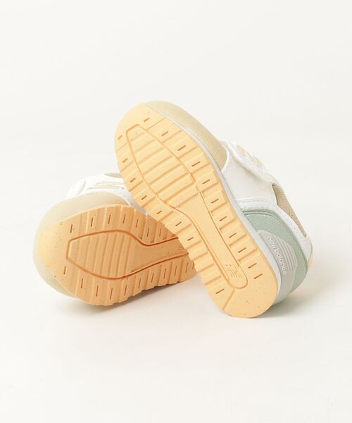 NEW BALANCE(ニューバランス)の「996 Hook and Loop(スニーカー・キッズ・ベージュ系その他/ブルー系その他/グレー系その他/ピンク系その他・12.0cm/12.5cm/13.0cm/13.5cm/14.0cm/14.5cm/15.0cm/15.5cm/16.0cm/16.5cm)」の7枚目の写真