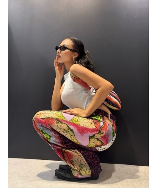 Desigual(デシグアル)の「パッチ付きフルイドパンツ(その他パンツ・レディース・レッド・S/M/L/XS)」の1枚目の写真