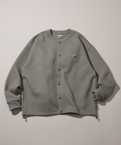 FREAK'S STORE（フリークスストア）の「ビッグシルエット ダンボール ワンポイントロゴ スナップボタン スピンドル スウェットカーディガン（カーディガン/ボレロ・メンズ・その他9/チャコールグレー/オリーブ/ブラック/ライトグレー/ブラウン/ベージュ・LARGE/SMALL/MEDIUM）」の6枚目の写真