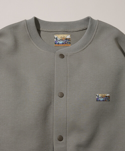 FREAK'S STORE（フリークスストア）の「ビッグシルエット ダンボール ワンポイントロゴ スナップボタン スピンドル スウェットカーディガン（カーディガン/ボレロ・メンズ・その他9/チャコールグレー/オリーブ/ブラック/ライトグレー/ブラウン/ベージュ・LARGE/SMALL/MEDIUM）」の9枚目の写真