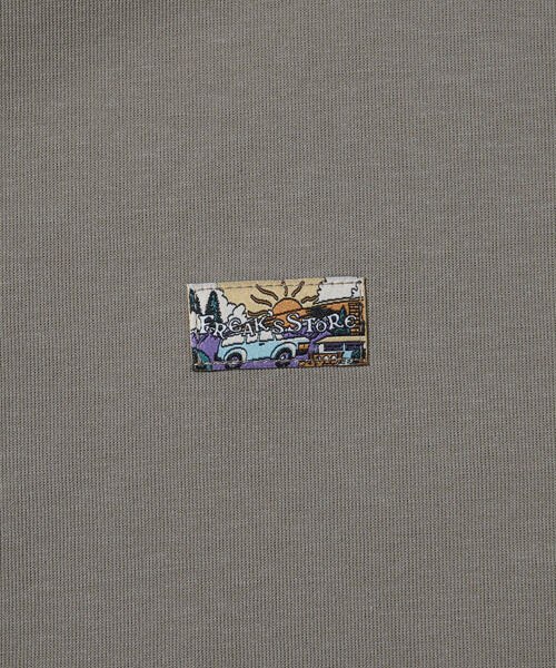 FREAK'S STORE（フリークスストア）の「ビッグシルエット ダンボール ワンポイントロゴ スナップボタン スピンドル スウェットカーディガン（カーディガン/ボレロ・メンズ・その他9/チャコールグレー/オリーブ/ブラック/ライトグレー/ブラウン/ベージュ・LARGE/SMALL/MEDIUM）」の11枚目の写真