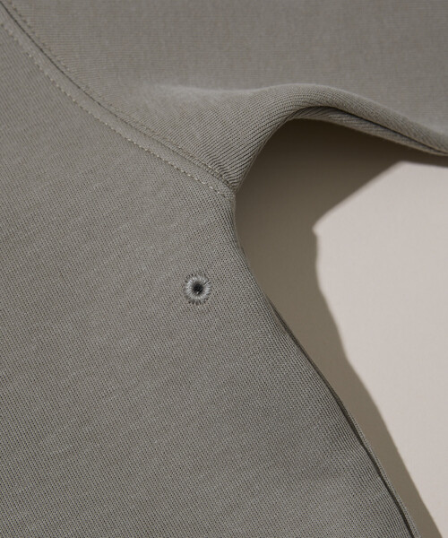 FREAK'S STORE（フリークスストア）の「ビッグシルエット ダンボール ワンポイントロゴ スナップボタン スピンドル スウェットカーディガン（カーディガン/ボレロ・メンズ・その他9/チャコールグレー/オリーブ/ブラック/ライトグレー/ブラウン/ベージュ・LARGE/SMALL/MEDIUM）」の13枚目の写真